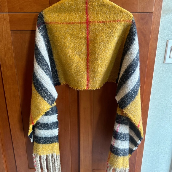 Soft Gorgeous Cashmere Wrap - Picture 2 of 11